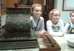Klasa IIIA w Muzeum Farmacji
